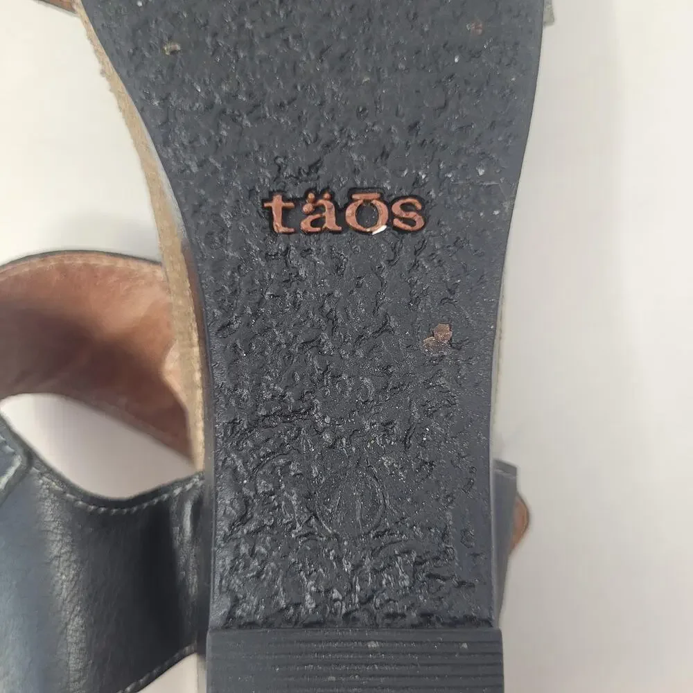 Taos‎ Sandals 10 EU41 Black Leather Wedge Carousel Slingback Medallion 3209